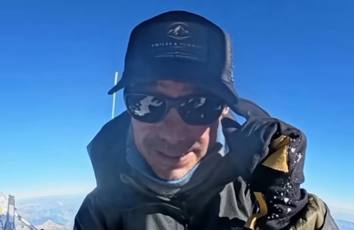 Summit morning on Elbrus &mdash; in the Smiles & Summits cap
